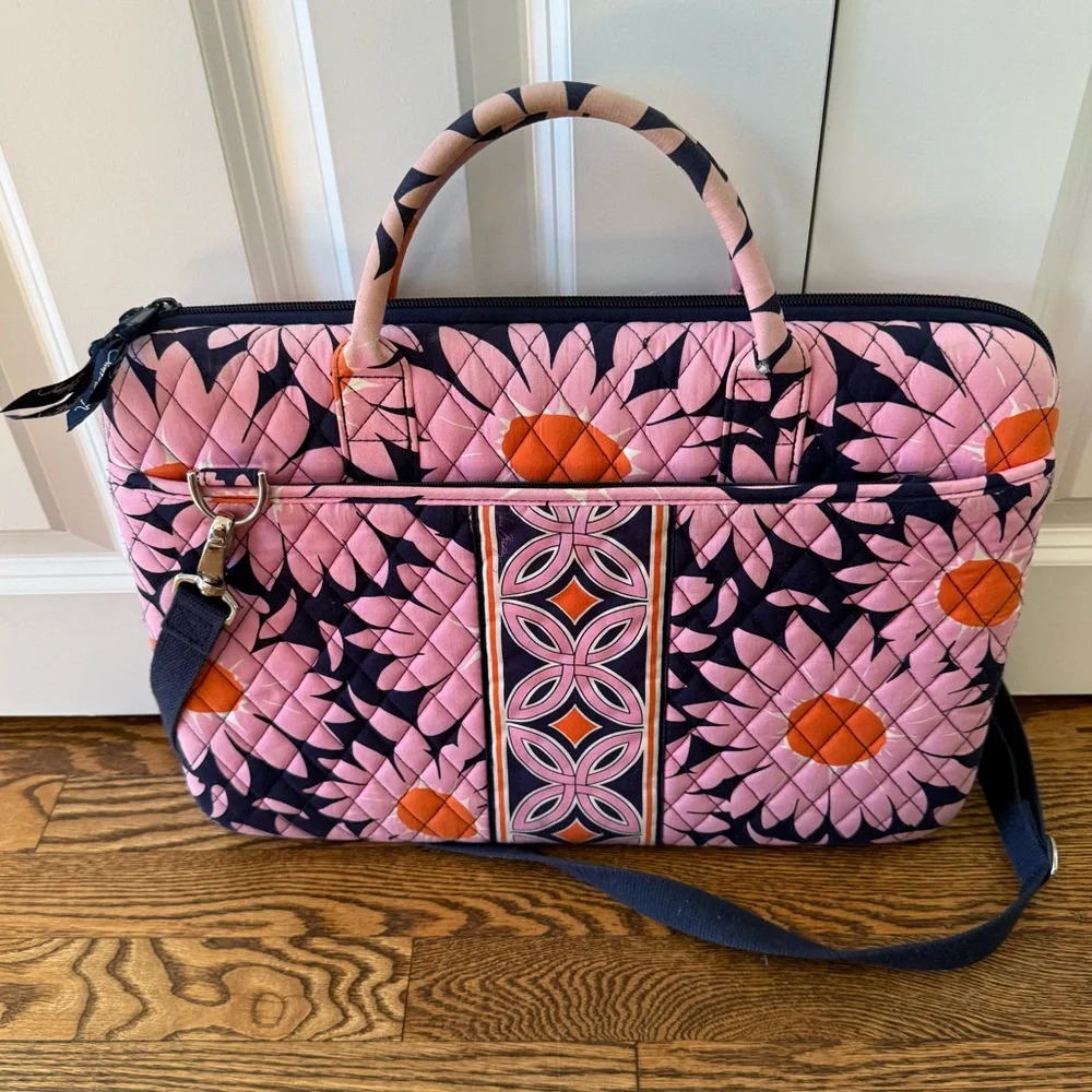 ⭐️ Vera Bradley Pink and Orange Quilted Laptop Bag